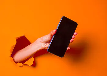Naujas terminas psichologijoje – nomofobija. Kodėl taip bijome rankose neturėti išmaniojo telefono?