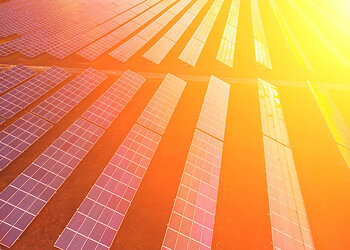 Parama saulės elektrinėms vėl išgraibstyta per kelias valandas