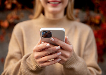 Pasirodžiusį „iPhone“ sistemos atnaujinimą gavo ne visi: kam verta susirūpinti dėl įrenginio saugumo