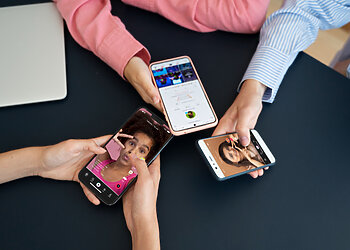 Siekiama visiškai uždrausti „TikTok“ programėlę: kaip tai palies Lietuvos naudotojus?